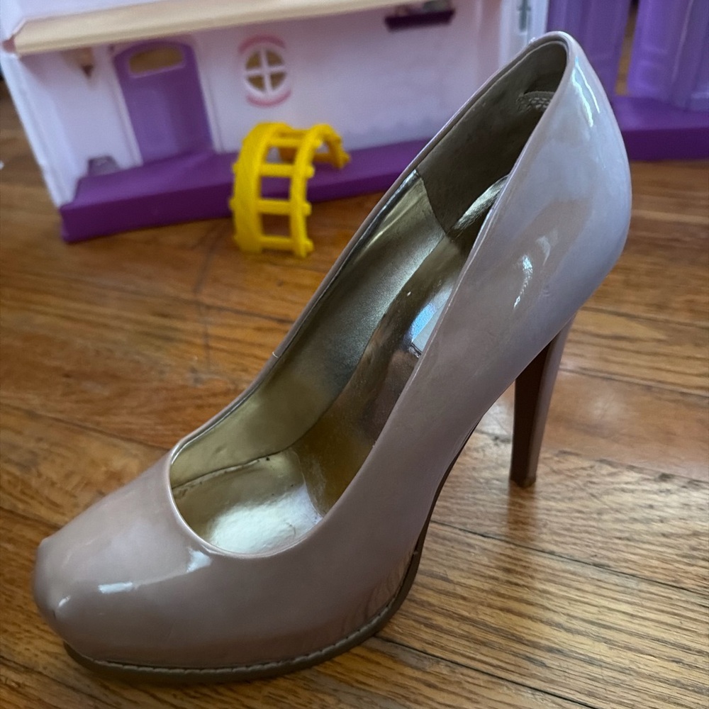 Elegant Beige Patent Leather Heels